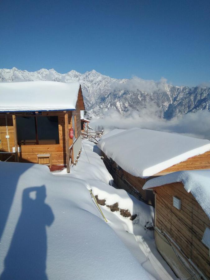 Blue Poppy Resorts Joshīmath Extérieur photo